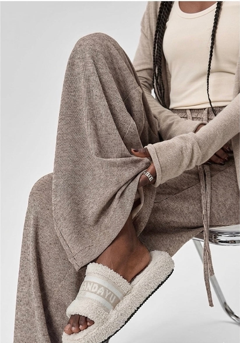 Mocha Feminine pant (Stretchy relaxed fit)
